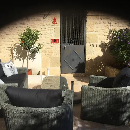 La Maison De Velina Bed & Breakfast Sernhac