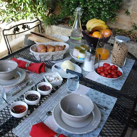 La Maison De Velina Bed & Breakfast